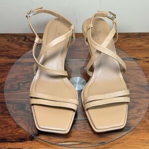 Caslon Paola Wedge Sandal in tan size 8.5